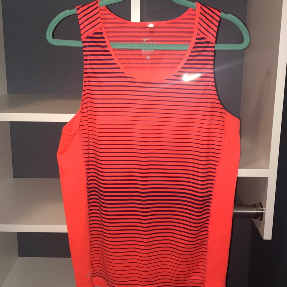 Did-fit Nike running tank top men’s medium orange